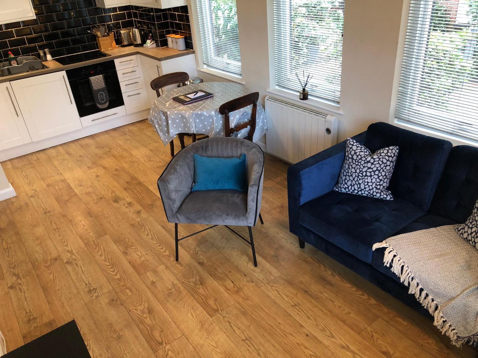 The Courtyard 2 Bedroom Apartments In Central Windsor With Parking Exterior foto