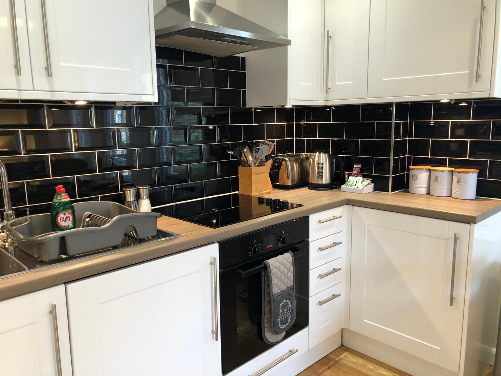 The Courtyard 2 Bedroom Apartments In Central Windsor With Parking Exterior foto